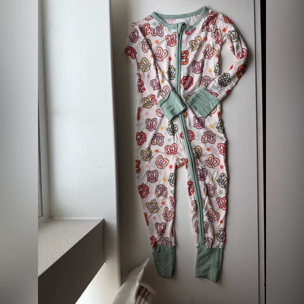 Dear Claiborne Pretzel Print Pajama zippy